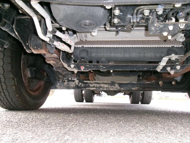 キャンター ２ｔ全低床ダンプ　内外装クリーニング仕上・ブリッジフック・リアゲートロックピン・電動格納ミラー（左）・ＥＴＣ・ミックスタイヤ６本・イージーゴー（坂道発進装置）・運転席エアバック（25枚目）