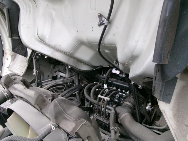 キャンター ２ｔ全低床ダンプ　内外装クリーニング仕上・ブリッジフック・リアゲートロックピン・電動格納ミラー（左）・ＥＴＣ・ミックスタイヤ６本・イージーゴー（坂道発進装置）・運転席エアバック（32枚目）