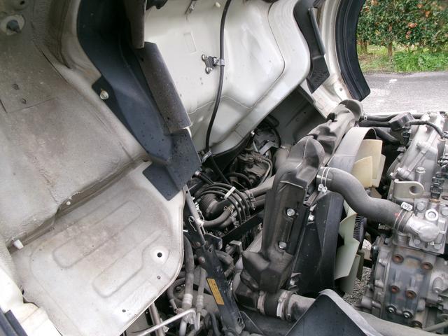 キャンター ２ｔ全低床ダンプ　内外装クリーニング仕上・ブリッジフック・リアゲートロックピン・電動格納ミラー（左）・ＥＴＣ・ミックスタイヤ６本・イージーゴー（坂道発進装置）・運転席エアバック（34枚目）