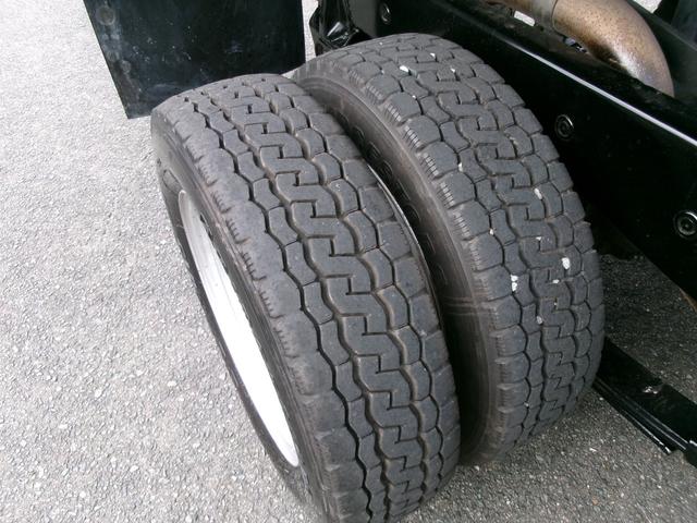 キャンター ２ｔ全低床ダンプ　内外装クリーニング仕上・ブリッジフック・リアゲートロックピン・電動格納ミラー（左）・ＥＴＣ・ミックスタイヤ６本・イージーゴー（坂道発進装置）・運転席エアバック（38枚目）