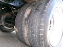 リアタイヤ：２０５／６５Ｒ１６（５分山）