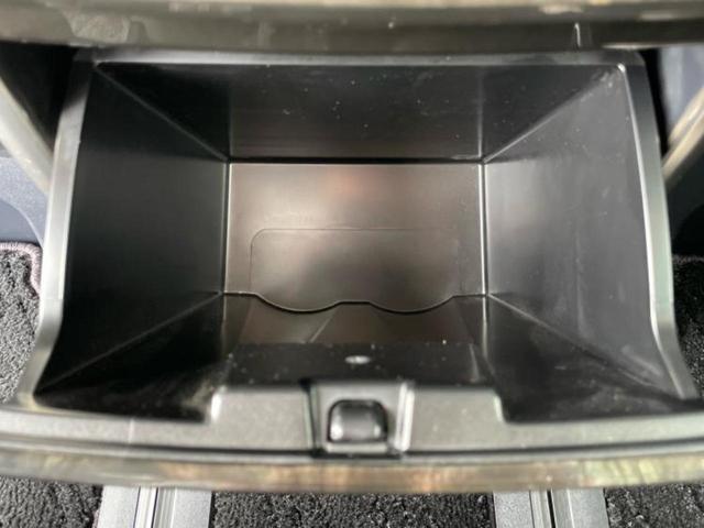 ヴェルファイアハイブリッド ４ＷＤハイブリッドＺＲ　保証書／純正　１０インチ　ＳＤナビ／トヨタセーフティセンス／両側電動スライドドア／パーキングアシスト　バックガイド／ドライブレコーダー　社外／ヘッドランプ　ＬＥＤ／Ｂｌｕｅｔｏｏｔｈ接続　電動シート（32枚目）