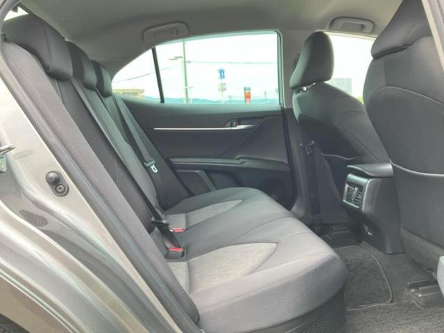 カムリ Ｇ　保証書／ディスプレイオーディオ＋ナビ／衝突安全装置／車線逸脱防止支援システム／ヘッドランプ　ＬＥＤ／Ｂｌｕｅｔｏｏｔｈ接続／ＥＴＣ／ＥＢＤ付ＡＢＳ／横滑り防止装置／アイドリングストップ　バックカメラ（5枚目）