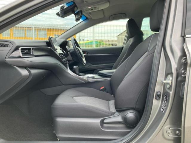 カムリ Ｇ　保証書／ディスプレイオーディオ＋ナビ／衝突安全装置／車線逸脱防止支援システム／ヘッドランプ　ＬＥＤ／Ｂｌｕｅｔｏｏｔｈ接続／ＥＴＣ／ＥＢＤ付ＡＢＳ／横滑り防止装置／アイドリングストップ　バックカメラ（6枚目）