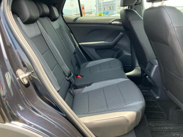 Ｔ－クロス ＴＳＩ　Ｒライン　保証書／純正　ＳＤナビ／衝突安全装置／車線逸脱防止支援システム／シート　ハーフレザー／パーキングアシスト　バックガイド／ヘッドランプ　ＬＥＤ／ＥＴＣ／ＥＢＤ付ＡＢＳ／横滑り防止装置　バックカメラ（5枚目）