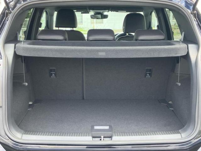 Ｔ－クロス ＴＳＩ　Ｒライン　保証書／純正　ＳＤナビ／衝突安全装置／車線逸脱防止支援システム／シート　ハーフレザー／パーキングアシスト　バックガイド／ヘッドランプ　ＬＥＤ／ＥＴＣ／ＥＢＤ付ＡＢＳ／横滑り防止装置　バックカメラ（8枚目）