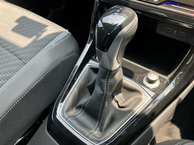 Ｔ－クロス ＴＳＩ　Ｒライン　保証書／純正　ＳＤナビ／衝突安全装置／車線逸脱防止支援システム／シート　ハーフレザー／パーキングアシスト　バックガイド／ヘッドランプ　ＬＥＤ／ＥＴＣ／ＥＢＤ付ＡＢＳ／横滑り防止装置　バックカメラ（17枚目）
