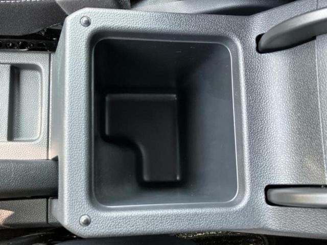 Ｔ－クロス ＴＳＩ　Ｒライン　保証書／純正　ＳＤナビ／衝突安全装置／車線逸脱防止支援システム／シート　ハーフレザー／パーキングアシスト　バックガイド／ヘッドランプ　ＬＥＤ／ＥＴＣ／ＥＢＤ付ＡＢＳ／横滑り防止装置　バックカメラ（25枚目）