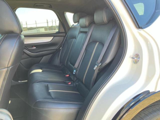 ＣＸ－６０ ＸＤエクスクルーシブモード　サンルーフ／純正エアロ／ＢＯＳＥ／保証書／純正　１１．６インチ　ＳＤナビ／アイアクティブセンス（マツダ）／シートヒーター　全席／全方位モニター／車線逸脱防止支援システム／シート　合皮／電動バックドア（7枚目）