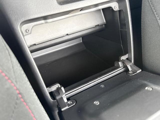 ロードスター Ｓ　新品タイヤ／ヘッドランプ　ＨＩＤ／ＵＳＢジャック／ＥＴＣ／ＥＢＤ付ＡＢＳ／横滑り防止装置／エアバッグ　運転席／エアバッグ　助手席／ＭＴモード付き／アルミホイール　純正　１６インチ　ＨＩＤヘッドライト（27枚目）