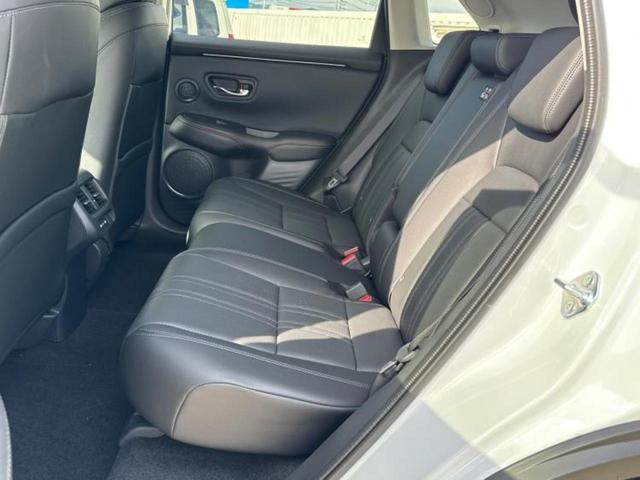 ＺＲ－Ｖ ｅＨＥＶ　Ｚ　純正　９インチ　メモリーナビ／ホンダセンシング／シートヒーター　前席／全方位モニター／車線逸脱防止支援システム／シート　フルレザー／パーキングアシスト　バックガイド／電動バックドア　革シート　禁煙車（7枚目）