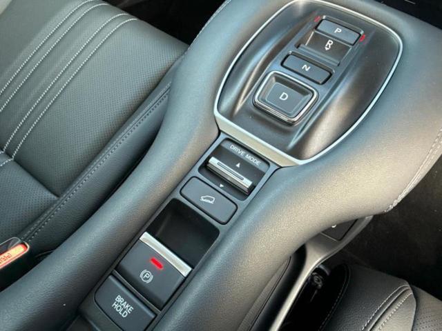 ZR-V eHEV Z 保証書/ディスプレイオーディオ9インチ/ホンダセンシング/シートヒーター 前席/マルチビューカメラシステム/車線逸脱防止支援システム/シート フルレザー/電動バックドア/登録済未使用車 革シート TV(18枚目)