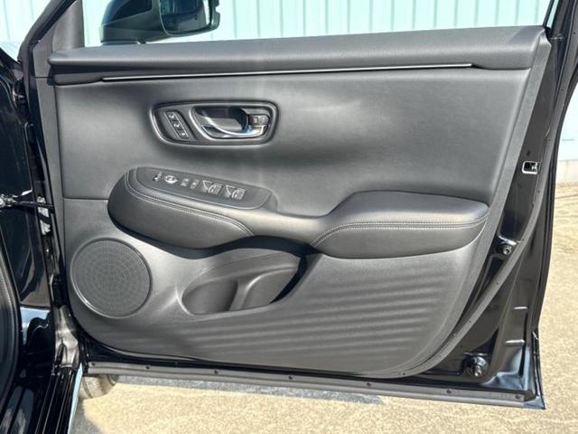 ZR-V eHEV Z 保証書/ディスプレイオーディオ9インチ/ホンダセンシング/シートヒーター 前席/マルチビューカメラシステム/車線逸脱防止支援システム/シート フルレザー/電動バックドア/登録済未使用車 革シート TV(20枚目)