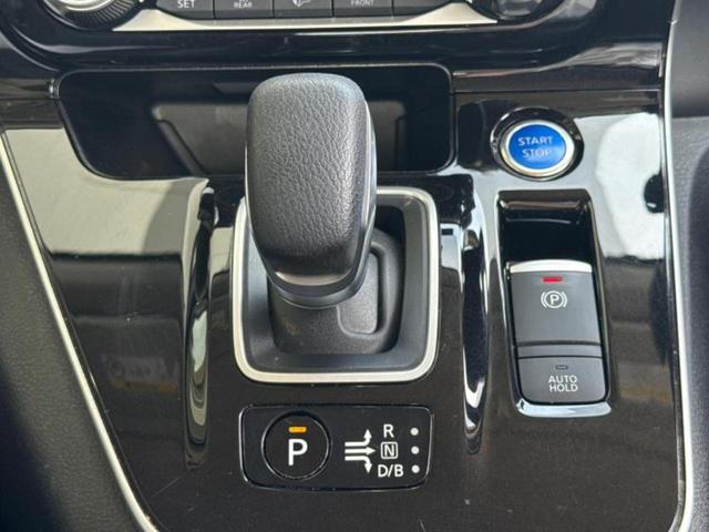 セレナ ｅパワーハイウェイスターＶ　保証書／純正　１０インチ　ＳＤナビ／エマージェンシーブレーキ／両側電動スライドドア／アラウンドビューモニター／車線逸脱防止支援システム／プロパイロット／ドライブレコーダー　純正　衝突被害軽減システム（17枚目）