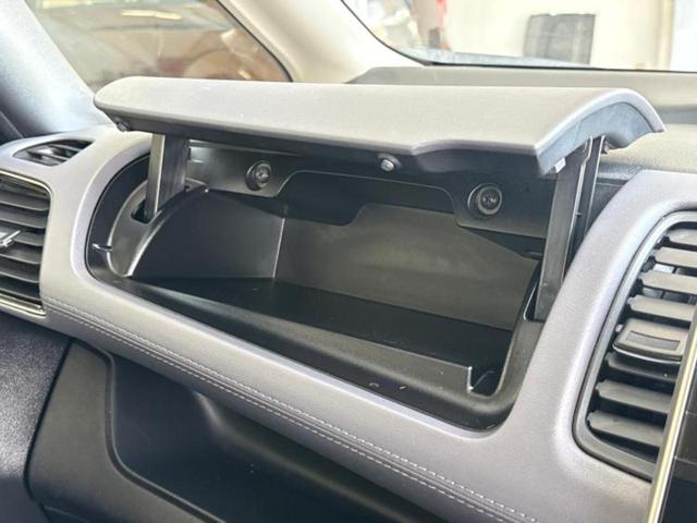 セレナ ｅパワーハイウェイスターＶ　保証書／純正　１０インチ　ＳＤナビ／エマージェンシーブレーキ／両側電動スライドドア／アラウンドビューモニター／車線逸脱防止支援システム／プロパイロット／ドライブレコーダー　純正　衝突被害軽減システム（39枚目）