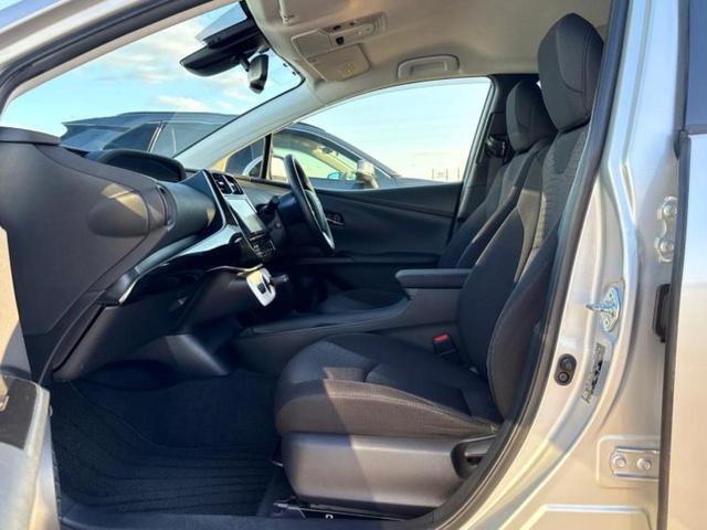 プリウス Ｓセーフティプラス　保証書／純正　９インチ　メモリーナビ／トヨタセーフティセンス／車線逸脱防止支援システム／パーキングアシスト　バックガイド／ヘッドランプ　ＬＥＤ／Ｂｌｕｅｔｏｏｔｈ接続／ＥＴＣ　衝突被害軽減システム（6枚目）