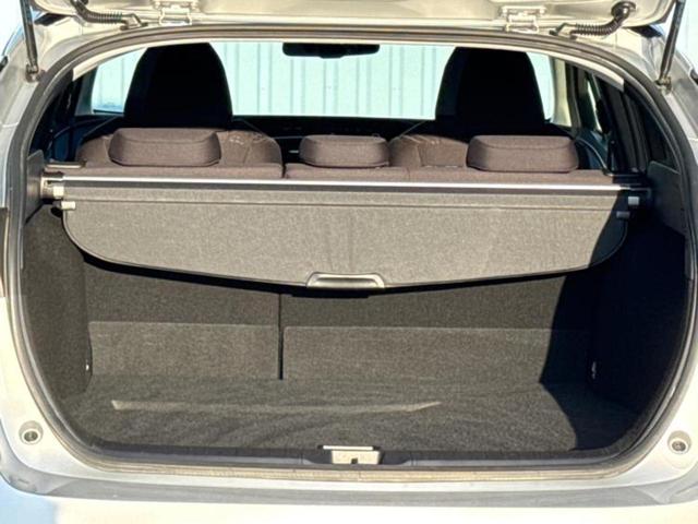 プリウス Ｓセーフティプラス　保証書／純正　９インチ　メモリーナビ／トヨタセーフティセンス／車線逸脱防止支援システム／パーキングアシスト　バックガイド／ヘッドランプ　ＬＥＤ／Ｂｌｕｅｔｏｏｔｈ接続／ＥＴＣ　衝突被害軽減システム（8枚目）