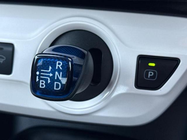 プリウス Ｓセーフティプラス　保証書／純正　９インチ　メモリーナビ／トヨタセーフティセンス／車線逸脱防止支援システム／パーキングアシスト　バックガイド／ヘッドランプ　ＬＥＤ／Ｂｌｕｅｔｏｏｔｈ接続／ＥＴＣ　衝突被害軽減システム（18枚目）