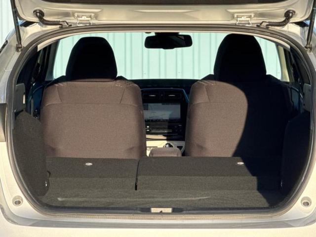 プリウス Ｓセーフティプラス　保証書／純正　９インチ　メモリーナビ／トヨタセーフティセンス／車線逸脱防止支援システム／パーキングアシスト　バックガイド／ヘッドランプ　ＬＥＤ／Ｂｌｕｅｔｏｏｔｈ接続／ＥＴＣ　衝突被害軽減システム（19枚目）