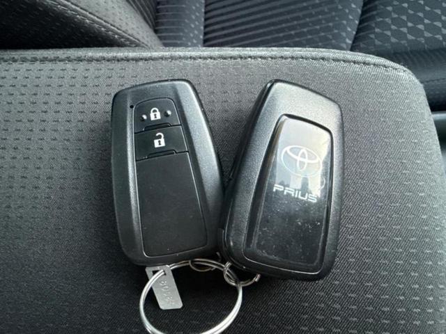 プリウス Ｓセーフティプラス　保証書／純正　９インチ　メモリーナビ／トヨタセーフティセンス／車線逸脱防止支援システム／パーキングアシスト　バックガイド／ヘッドランプ　ＬＥＤ／Ｂｌｕｅｔｏｏｔｈ接続／ＥＴＣ　衝突被害軽減システム（34枚目）