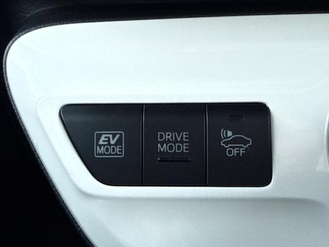 プリウス Ｓセーフティプラス　保証書／純正　９インチ　メモリーナビ／トヨタセーフティセンス／車線逸脱防止支援システム／パーキングアシスト　バックガイド／ヘッドランプ　ＬＥＤ／Ｂｌｕｅｔｏｏｔｈ接続／ＥＴＣ　衝突被害軽減システム（35枚目）