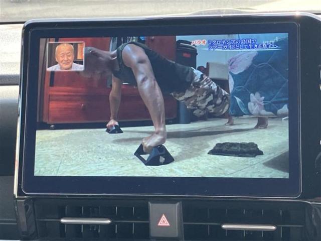 ノア ハイブリッドＳ－Ｚ　新品タイヤ／保証書／ディスプレイオーディオ＋ナビ１０．５インチ／トヨタセーフティセンス／両側電動スライドドア／シートヒーター　前席／車線逸脱防止支援システム／シート　ハーフレザー　衝突被害軽減システム（11枚目）