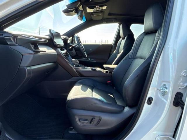 ハリアー Zレザーパッケージ 新品タイヤ/パノラマルーフ/JBL/保証書/純正 SDナビ/デジタルインナーミラー/トヨタセーフティセンス/エアーシート 前席/パノラミックビューモニター/車線逸脱防止支援システム/シート 合皮(6枚目)