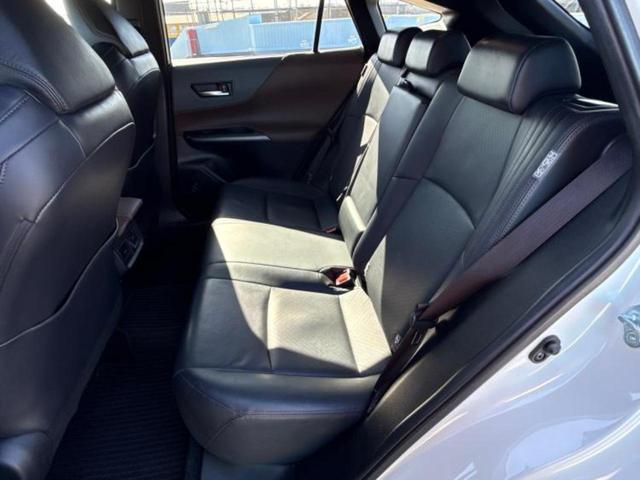 ハリアー Zレザーパッケージ 新品タイヤ/パノラマルーフ/JBL/保証書/純正 SDナビ/デジタルインナーミラー/トヨタセーフティセンス/エアーシート 前席/パノラミックビューモニター/車線逸脱防止支援システム/シート 合皮(7枚目)