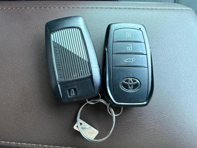 ハリアー Zレザーパッケージ 新品タイヤ/パノラマルーフ/JBL/保証書/純正 SDナビ/デジタルインナーミラー/トヨタセーフティセンス/エアーシート 前席/パノラミックビューモニター/車線逸脱防止支援システム/シート 合皮(34枚目)