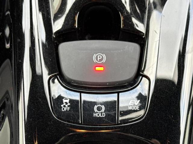 お車に合わせて無料保証以外にも、保証範囲、期間、距離を拡充させた有料保証もご用意しております！中古車の購入が初めてで不安・・・というお客様もご安心ください！