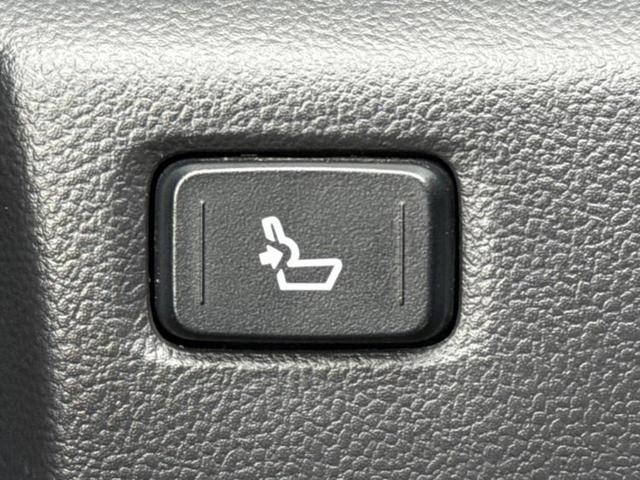 ＷＥＣＡＲＳの展示場では実際に見て、触ってお車をお選びいただけます！知識の豊富な営業スタッフが様々なカーライフをご提案いたします！