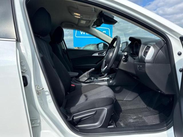 アクセラ １５Ｓ　保証書／純正　ＳＤナビ／衝突安全装置／車線逸脱防止支援システム／ヘッドランプ　ＬＥＤ／Ｂｌｕｅｔｏｏｔｈ接続／ＥＴＣ／ＥＢＤ付ＡＢＳ／横滑り防止装置／アイドリングストップ／クルーズコントロール（4枚目）