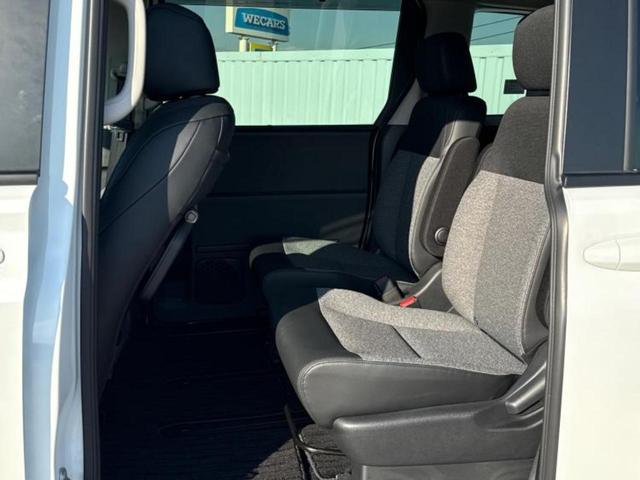 フリード ｅＨＥＶエアーＥＸ　新品タイヤ／純正　９インチ　メモリーナビ／ホンダセンシング／両側電動スライドドア／シートヒーター　前席／車線逸脱防止支援システム／パーキングアシスト　バックガイド／ヘッドランプ　ＬＥＤ　バックカメラ（8枚目）