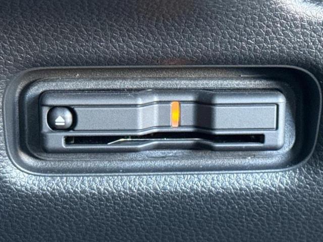 フリード ｅＨＥＶエアーＥＸ　新品タイヤ／純正　９インチ　メモリーナビ／ホンダセンシング／両側電動スライドドア／シートヒーター　前席／車線逸脱防止支援システム／パーキングアシスト　バックガイド／ヘッドランプ　ＬＥＤ　バックカメラ（18枚目）