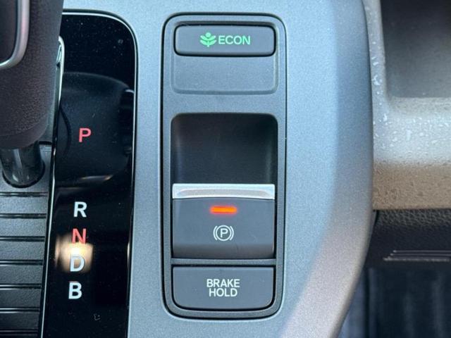 フリード ｅＨＥＶエアーＥＸ　新品タイヤ／純正　９インチ　メモリーナビ／ホンダセンシング／両側電動スライドドア／シートヒーター　前席／車線逸脱防止支援システム／パーキングアシスト　バックガイド／ヘッドランプ　ＬＥＤ　バックカメラ（30枚目）