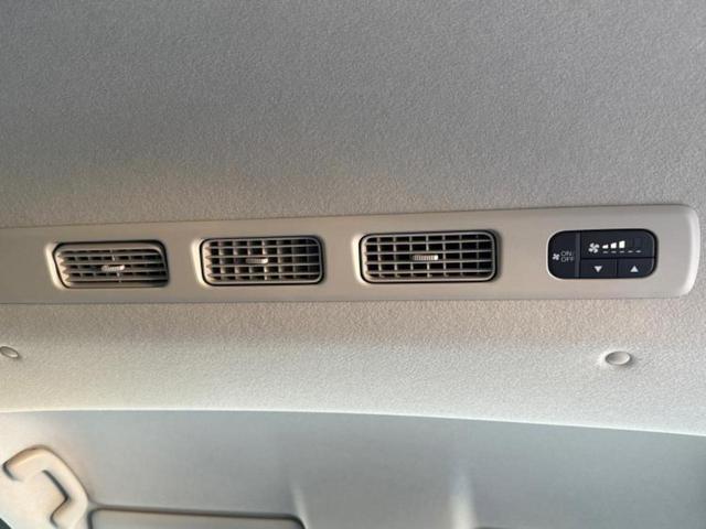 フリード ｅＨＥＶエアーＥＸ　新品タイヤ／純正　９インチ　メモリーナビ／ホンダセンシング／両側電動スライドドア／シートヒーター　前席／車線逸脱防止支援システム／パーキングアシスト　バックガイド／ヘッドランプ　ＬＥＤ　バックカメラ（44枚目）