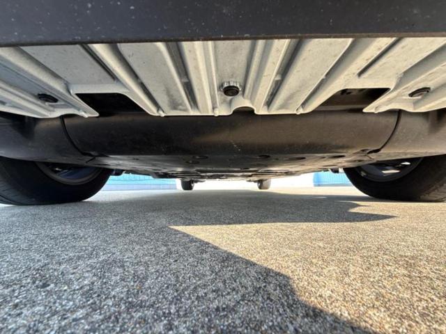 フリード ｅＨＥＶエアーＥＸ　新品タイヤ／純正　９インチ　メモリーナビ／ホンダセンシング／両側電動スライドドア／シートヒーター　前席／車線逸脱防止支援システム／パーキングアシスト　バックガイド／ヘッドランプ　ＬＥＤ　バックカメラ（48枚目）