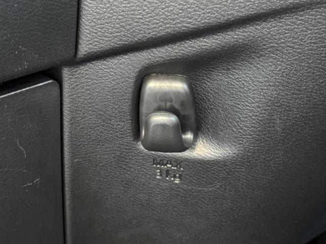 デイズ Ｓ　保証書／エマージェンシーブレーキ／ＥＢＤ付ＡＢＳ／横滑り防止装置／アイドリングストップ／禁煙車／パワーウインドウ／インテリジェントキー／パワーステアリング／オートライト／マニュアルエアコン／取扱説明書（34枚目）