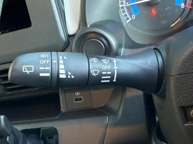 デイズ Ｓ　新品タイヤ／保証書／エマージェンシーブレーキ／車線逸脱防止支援システム／アイドリングストップ／禁煙車／エアバッグ　運転席／エアバッグ　助手席／エアバッグ　サイド／衝突安全ボディ／オートライト（12枚目）