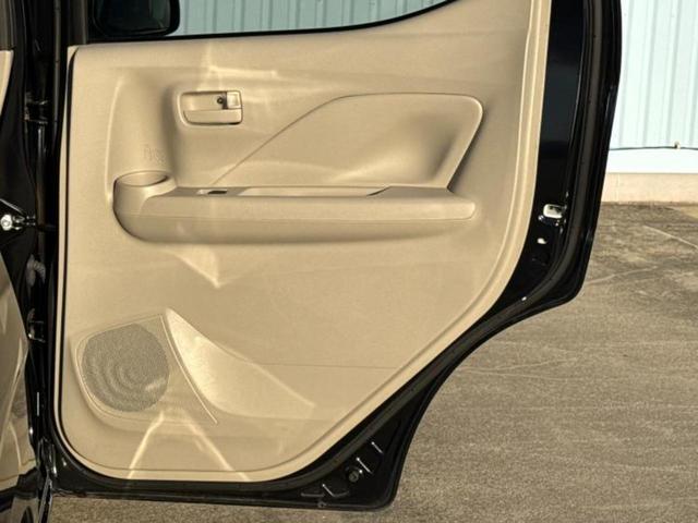 デイズ Ｓ　新品タイヤ／保証書／エマージェンシーブレーキ／車線逸脱防止支援システム／アイドリングストップ／禁煙車／エアバッグ　運転席／エアバッグ　助手席／エアバッグ　サイド／衝突安全ボディ／オートライト（22枚目）