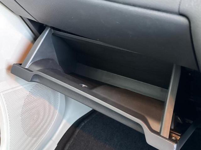 デイズ Ｓ　新品タイヤ／保証書／エマージェンシーブレーキ／車線逸脱防止支援システム／アイドリングストップ／禁煙車／エアバッグ　運転席／エアバッグ　助手席／エアバッグ　サイド／衝突安全ボディ／オートライト（32枚目）