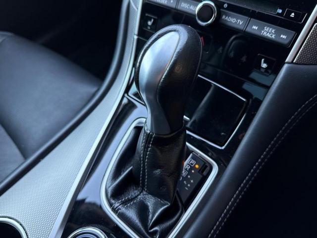 スカイライン ３５０ＧＴハイブリッドタイプＳＰ　新品タイヤ／保証書／純正　ＨＤＤナビ／衝突安全装置／シートヒーター　前席／アラウンドビューモニター／車線逸脱防止支援システム／シート　合皮／ヘッドランプ　ＬＥＤ／ＵＳＢジャック　衝突被害軽減システム（18枚目）