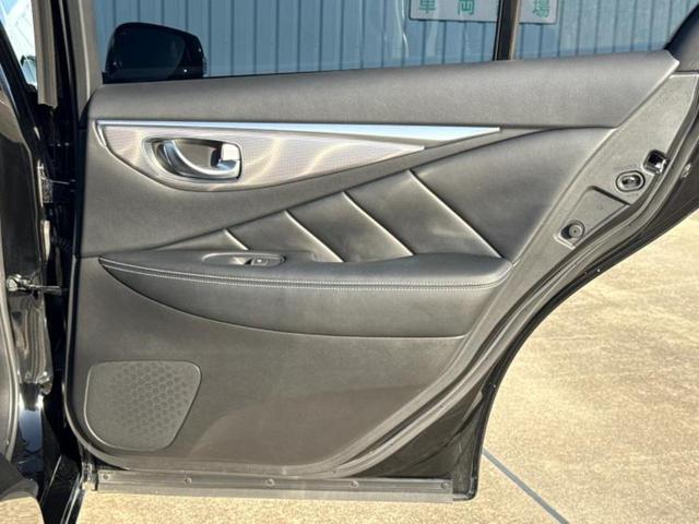 スカイライン ３５０ＧＴハイブリッドタイプＳＰ　新品タイヤ／保証書／純正　ＨＤＤナビ／衝突安全装置／シートヒーター　前席／アラウンドビューモニター／車線逸脱防止支援システム／シート　合皮／ヘッドランプ　ＬＥＤ／ＵＳＢジャック　衝突被害軽減システム（21枚目）