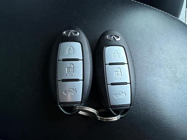 スカイライン ３５０ＧＴハイブリッドタイプＳＰ　新品タイヤ／保証書／純正　ＨＤＤナビ／衝突安全装置／シートヒーター　前席／アラウンドビューモニター／車線逸脱防止支援システム／シート　合皮／ヘッドランプ　ＬＥＤ／ＵＳＢジャック　衝突被害軽減システム（32枚目）