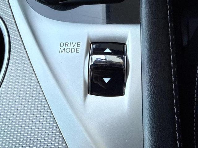 スカイライン ３５０ＧＴハイブリッドタイプＳＰ　新品タイヤ／保証書／純正　ＨＤＤナビ／衝突安全装置／シートヒーター　前席／アラウンドビューモニター／車線逸脱防止支援システム／シート　合皮／ヘッドランプ　ＬＥＤ／ＵＳＢジャック　衝突被害軽減システム（39枚目）