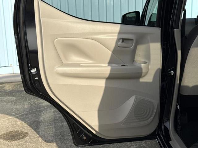 デイズ Ｓ　新品タイヤ／保証書／エマージェンシーブレーキ／車線逸脱防止支援システム／ＥＢＤ付ＡＢＳ／横滑り防止装置／アイドリングストップ／禁煙車／衝突安全ボディ／パワーウインドウ／キーレスエントリー　盗難防止装置（23枚目）