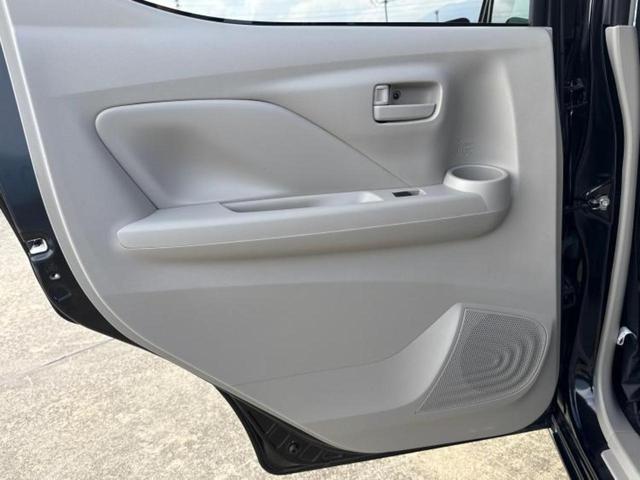 デイズ Ｓ　新品タイヤ／保証書／エマージェンシーブレーキ／車線逸脱防止支援システム／ＥＢＤ付ＡＢＳ／横滑り防止装置／アイドリングストップ／禁煙車／衝突安全ボディ／パワーウインドウ／キーレスエントリー　盗難防止装置（23枚目）