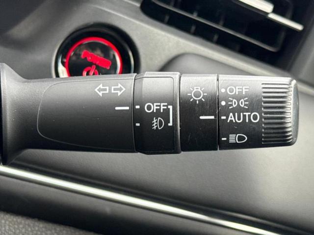 ヴェゼル ｅＨＥＶ　Ｚ　保証書／純正　９インチ　ＳＤナビ／ホンダセンシング／シートヒーター／車線逸脱防止支援システム／シート　ハーフレザー／電動バックドア／ドライブレコーダー　前後／ヘッドランプ　ＬＥＤ／ＵＳＢジャック（15枚目）