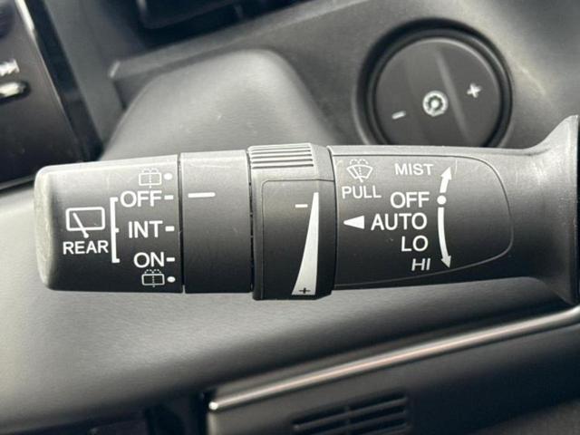 ヴェゼル ｅＨＥＶ　Ｚ　保証書／純正　９インチ　ＳＤナビ／ホンダセンシング／シートヒーター／車線逸脱防止支援システム／シート　ハーフレザー／電動バックドア／ドライブレコーダー　前後／ヘッドランプ　ＬＥＤ／ＵＳＢジャック（16枚目）