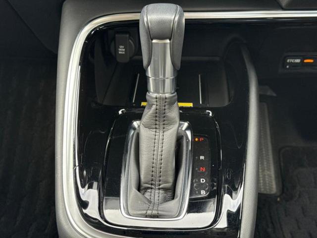 ヴェゼル ｅＨＥＶ　Ｚ　保証書／純正　９インチ　ＳＤナビ／ホンダセンシング／シートヒーター／車線逸脱防止支援システム／シート　ハーフレザー／電動バックドア／ドライブレコーダー　前後／ヘッドランプ　ＬＥＤ／ＵＳＢジャック（17枚目）